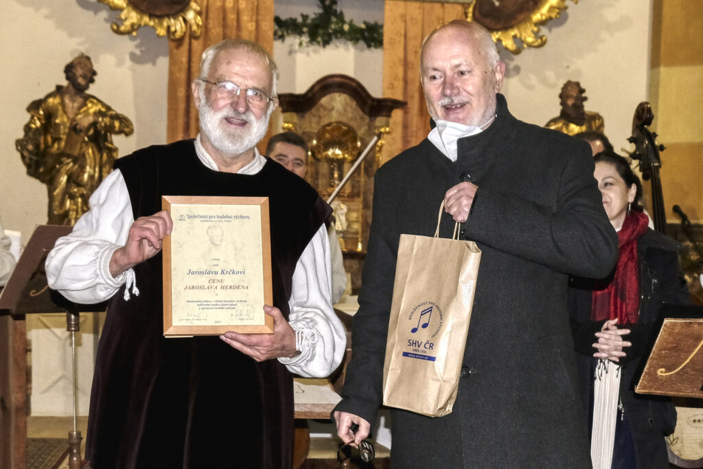 Cena Jaroslava Herdena Jaroslavu a Josefovi Krčkovi předána